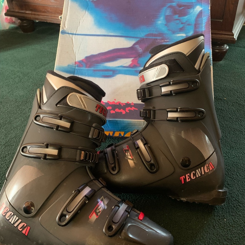 Men’s Tecnica size 10.5 gray ski boot good condition rarely used - Picture 2 of 4